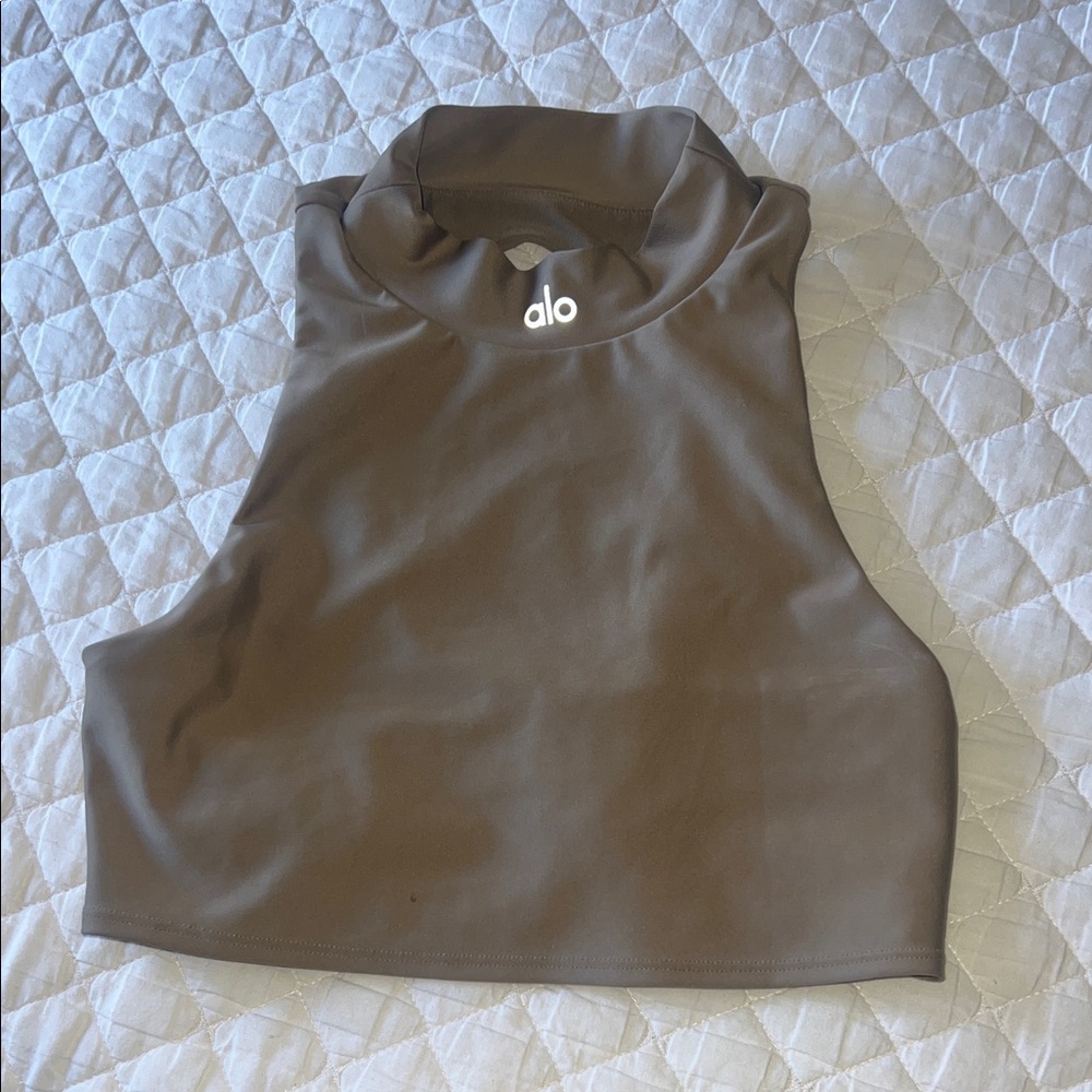 ALO Yoga Women's Tan Crop Top